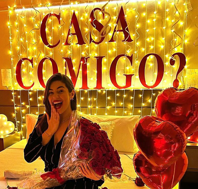 Vivian Amorim é surpreendida com pedido de casamento e comemora: <i>Vou casar com o amor da minha vida</i>