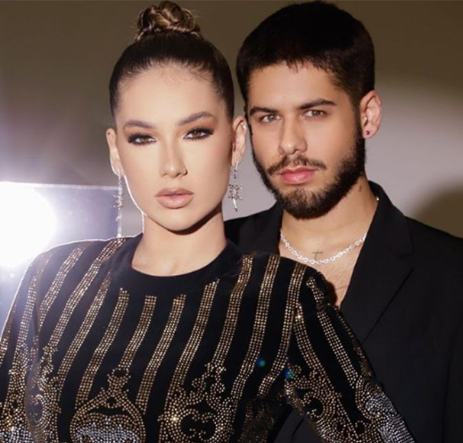 Antes de passar pela terra dos cassinos, o grupo havia aproveitado para comemorar o aniversário de Virgínia nos parques da Disney, em Orlando. No dia 6 de abril, Fonseca completou 23 anos de idade e recebeu um presente mais que especial do maridão. De acordo com o colunista Leo Dias, a pulseira de diamantes é avaliada em 300 mil reais. E pasmem: o filho de Leonardo ainda deu um par de brincos, também de diamantes, para combinar com o bracelete. Luxo!