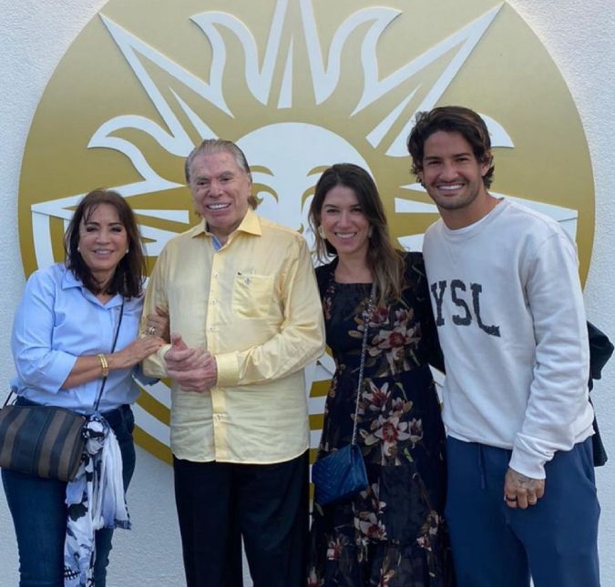 Rebeca Abravanel compartilha momento no circo com Silvio Santos e família: Muita gratidão A filha do apresentador mora nos Estados Unidos junto com o marido
