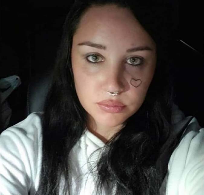 Amanda Bynes acusa noivo de estar usando drogas e depois volta atrás: <i>Está limpo</i>