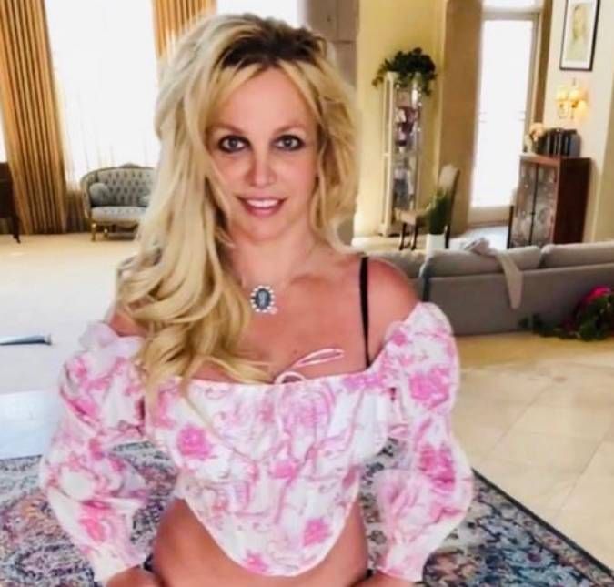 Britney Spears encanta a web ao publicar vídeo nadando: Água é o melhor exercício para bebês A cantora está grávida de seu terceiro filho