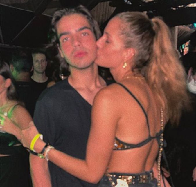 Filho de Faustão rebate críticas por namorar mulher 15 anos mais velha: Preconceito João Guilherme Silva tem 18 anos de idade enquanto Schynaider Moura tem 33 anos