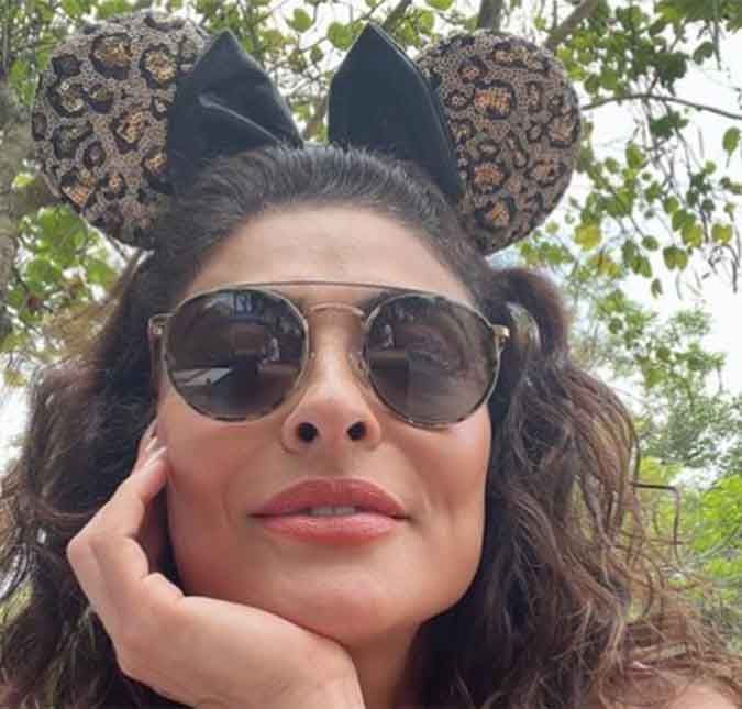 Durante férias na Disney, Juliana Paes posa com orelhas de onça: Pantaneira até aqui A atriz interpreta Maria Marruá na novela Pantanal