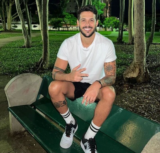 No dia 14 de abril, o boletim médico trouxe notícias bem animadoras. Nos Stories, Diogo Mussi, irmão do ex-BBB, escreveu: Hoje, Rod teve uma evolução considerável. Está calmo, entendendo muito bem, com os olhos abertos e cada vez mais lúcido. Obrigado a todos pela força, pelas orações e pela corrente positiva. Vamos continuar, bora Rod! . No dia 14 de abril, o boletim médico trouxe notícias bem animadoras. Nos Stories, Diogo Mussi, irmão do ex-BBB, escreveu: Hoje, Rod teve uma evolução considerável. Está calmo, entendendo muito bem, com os olhos abertos e cada vez mais lúcido. Obrigado a todos pela força, pelas orações e pela corrente positiva. Vamos continuar, bora Rod! .