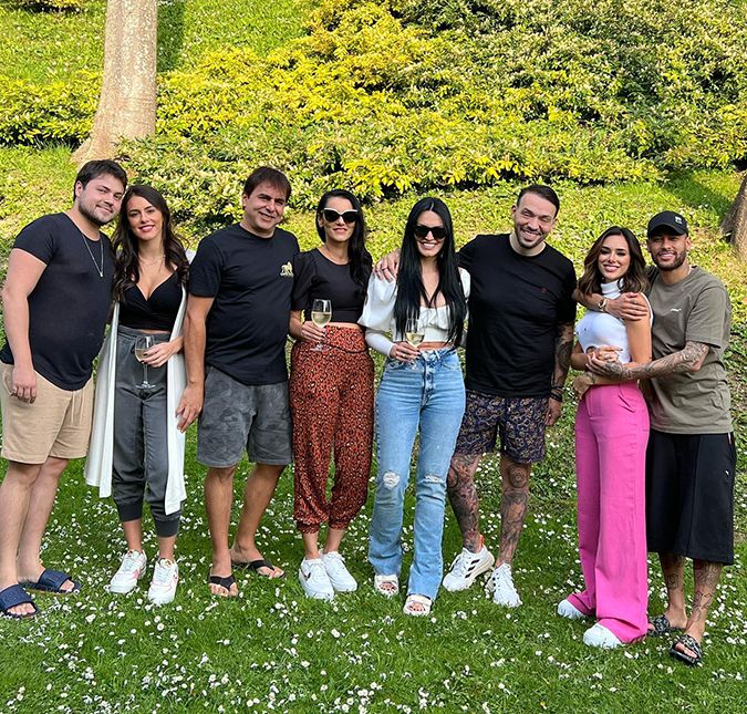 Após rumores de término, Neymar Jr. organiza festa de aniversário para Bruna Biancardi e influenciadora agradece: Obrigada por pensar em cada detalhe Os dois apareceram juntinhos em uma foto publicada por Bruna!