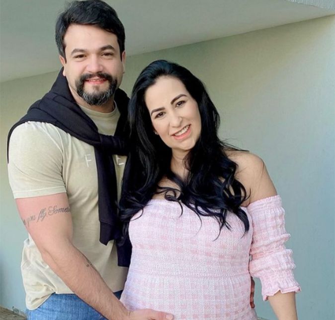 Algumas celebridades não abrem mãe do sonho de aumentar a família mesmo depois de completarem 40 anos de idade. Aos 42 anos de idade, Fabíola Gadelha, por exemplo, anunciou o nascimento da sua terceira filha, a pequena Yarin, fruto do relacionamento com Bruno Amaral, no dia 18 de abril de 2021. A seguir, relembre as famosas que se tornaram mães depois dos 40! Algumas celebridades não abrem mãe do sonho de aumentar a família mesmo depois de completarem 40 anos de idade. Aos 42 anos de idade, Fabíola Gadelha, por exemplo, anunciou o nascimento da sua terceira filha, a pequena Yarin, fruto do relacionamento com Bruno Amaral, no dia 18 de abril de 2021. A seguir, relembre as famosas que se tornaram mães depois dos 40!