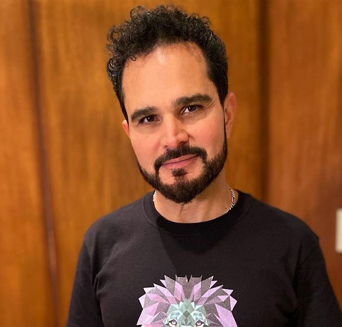 Luciano Camargo opina sobre participante do BBB22: É disparado o melhor jogador de toda a história O cantor citou boicote ao falar do participante