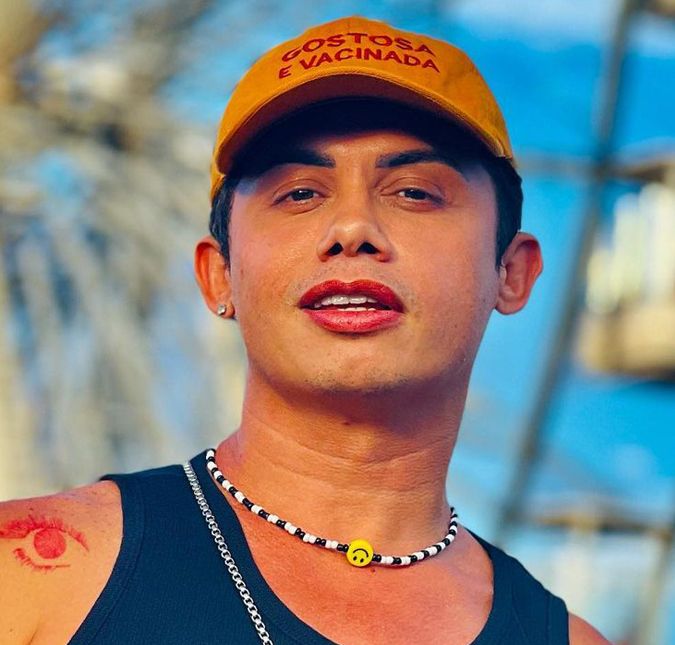 Silvero Pereira sofre acidente de carro no Ceará: Um grande susto O ator usou as redes sociais para tranquilizar os fãs