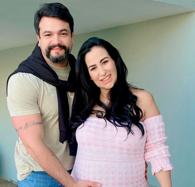 Fabíola Gadelha compartilha fotos do nascimento da terceira filha e agradece fãs: <i>Obrigada por todo carinho e apoio</i>