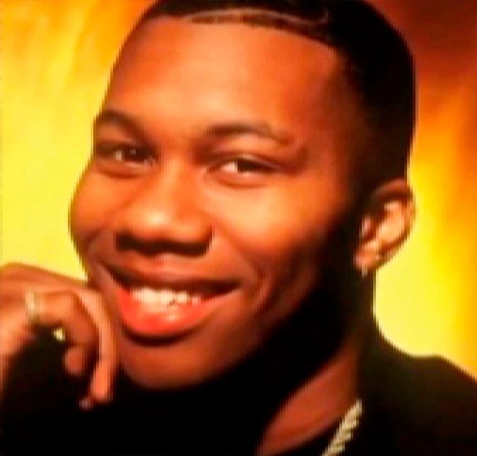 Os fãs do grupo Hi-Five foram pegos de surpresa com o anúncio da morte do membro fundador, Roderick Pooh Clark, no dia 17 de abril. Aos 49 anos de idade, o cantor foi hospitalizado e, de acordo com o TMZ, não resistiu às complicações de uma pneumonia. Clark era tetraplégico desde 1993, quando sofreu um acidente de carro na Flórida, nos Estados Unidos. Além dele, o grupo era formado por Tony Thompson, Russell Neal e Toriano Easley. Os fãs do grupo Hi-Five foram pegos de surpresa com o anúncio da morte do membro fundador, Roderick Pooh Clark, no dia 17 de abril. Aos 49 anos de idade, o cantor foi hospitalizado e, de acordo com o TMZ, não resistiu às complicações de uma pneumonia. Clark era tetraplégico desde 1993, quando sofreu um acidente de carro na Flórida, nos Estados Unidos. Além dele, o grupo era formado por Tony Thompson, Russell Neal e Toriano Easley.