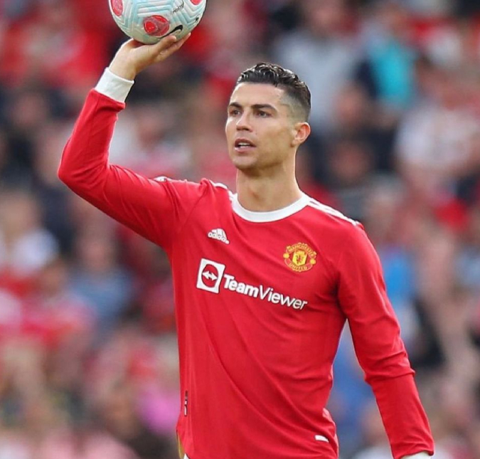 Família de Cristiano Ronaldo agradece homenagem feita durante jogo do <I>Manchester United</I> após perda do bebê