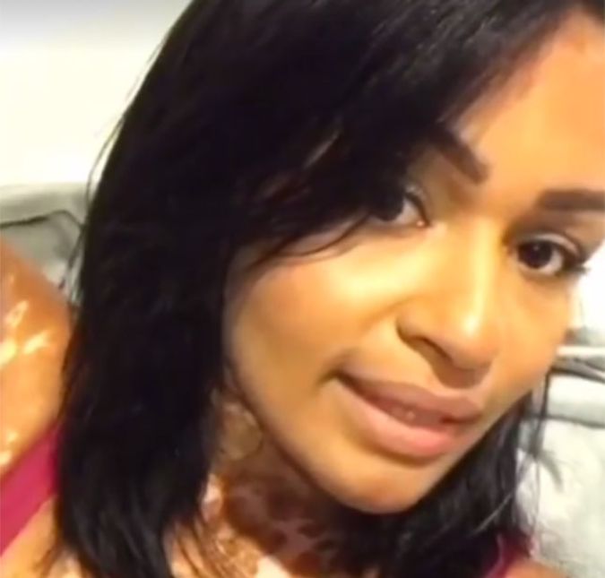 A modelo explicou que o alisamento faz parte de um tratamento que fez nas madeixas