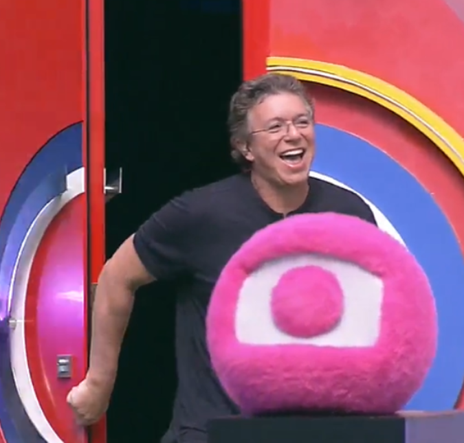 Big Boss na área! Boninho entra na casa do <i>BBB22</i>