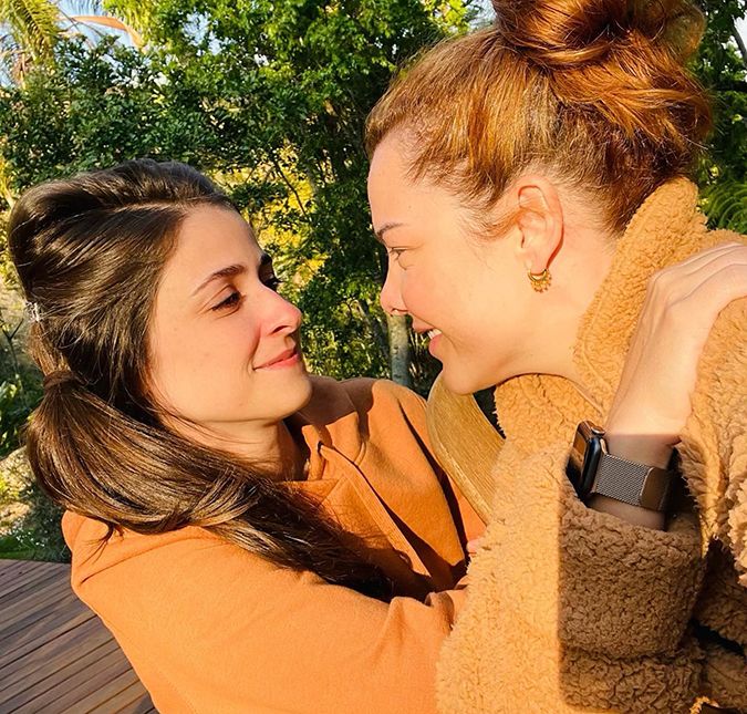 Fernanda Souza e namorada, Eduarda Porto, são amigas de infância As duas se conhecem há um bom tempo