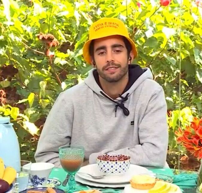 Após sair do BBB22, Pedro Scooby dispara: Os deuses do Carnaval conspiraram pra eu ser eliminado O brother participou do Mais Você desta sexta feira, dia 22