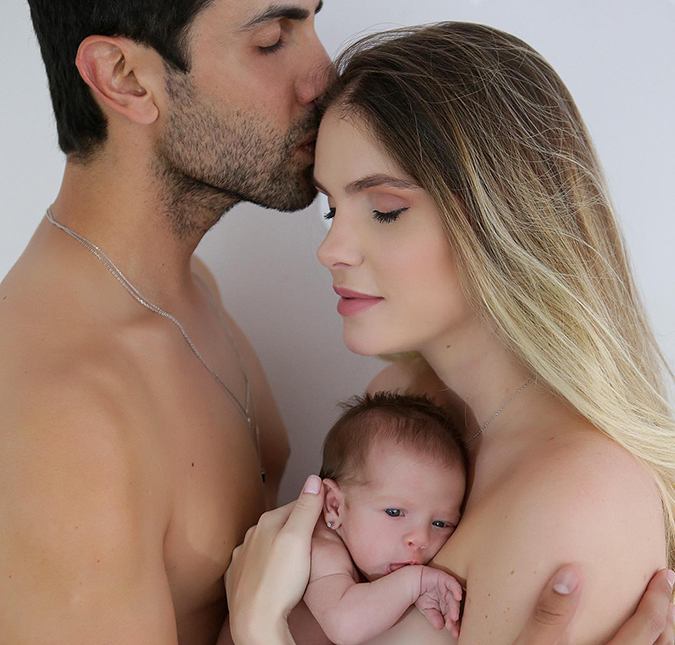Bárbara Evans posta fotos de ensaio fotográfico com o marido e a filha recém-nascida: <i>Minha família</i>