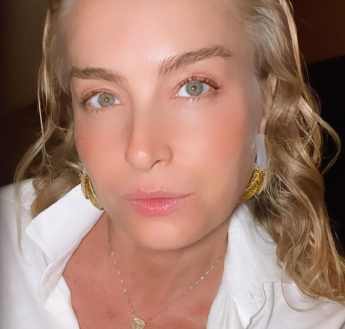 Angélica revela que parou de assistir BBB22 após saída de três participantes A apresentadora falou sobre o assunto durante uma live