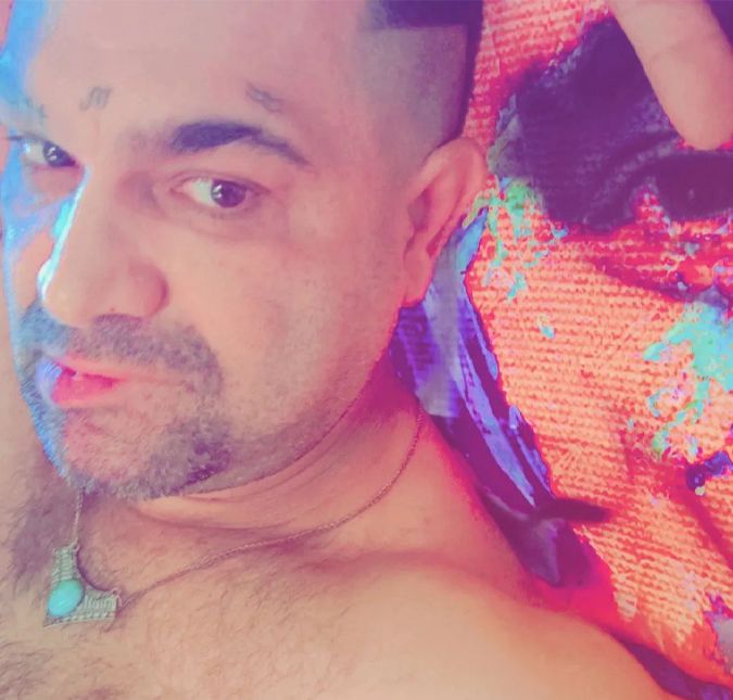 Evandro Santo lamenta morte da mãe e desabafa: Eu falei que ela me veria limpo antes de ir O humorista falou sobre o assunto nas redes sociais