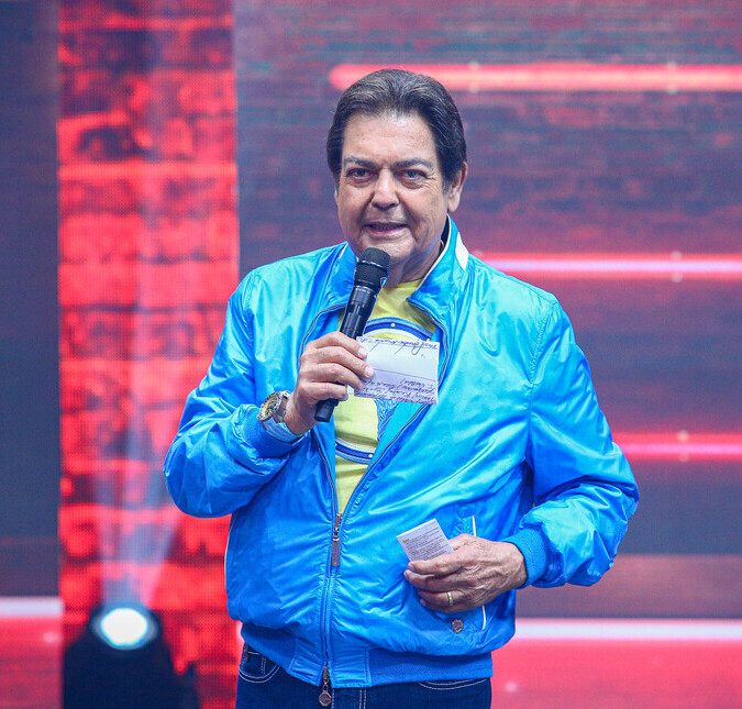 Faustão opina sobre a criação masculina: <i>O homem geralmente é orientado a não ser sensível</i>