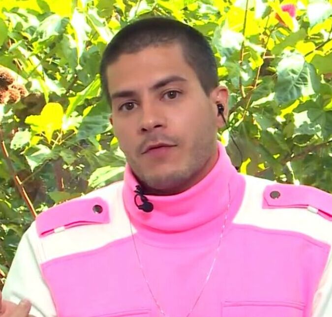 Arthur Aguiar relembra rivalidade com Jade Picon no <i>BBB22</i> e dispara: <i>Era o paredão que eu tava mais confiante</i>