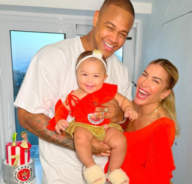 Lore Improta dividiu com seus fãs e seguidores que sua filha, Liz, fruto da relação da bonitona com Léo Santana estava completando sete meses no fim de abril de 2022, e a data coincidiu com o Carnaval. Para não deixar a data passar em branco, a mamãe coruja resolveu fazer uma pequena comemoração para a criança no tema da festividade e a consagrou como a musinha do carnaval 2022, e parece que ela super curtiu, né!? Que linda. Lore Improta dividiu com seus fãs e seguidores que sua filha, Liz, fruto da relação da bonitona com Léo Santana estava completando sete meses no fim de abril de 2022, e a data coincidiu com o Carnaval. Para não deixar a data passar em branco, a mamãe coruja resolveu fazer uma pequena comemoração para a criança no tema da festividade e a consagrou como a musinha do carnaval 2022, e parece que ela super curtiu, né!? Que linda.