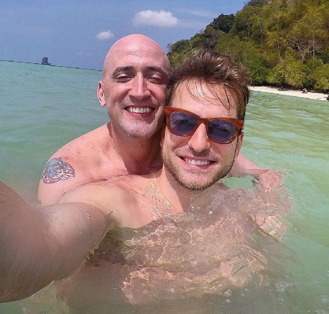 Thales Bretas se pronuncia sobre rebaixamento da São Clemente, escola que homenageou Paulo Gustavo O viúvo do humorista lamentou o rebaixamento