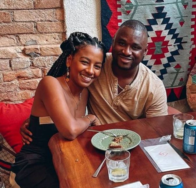 Bruno Passa e Michele Passa. Eles estão juntos desde a faculdade, em 2011. Em 2014 se casaram, mas não tiveram festa nem lua de mel. Em 2018, tiveram uma filha. A gente tá muito feliz com a oportunidade, estamos muito animados, diz Michele. A gente vai ser um casal que vai dar trabalho, adiantou Bruno. Bruno Passa e Michele Passa. Eles estão juntos desde a faculdade, em 2011. Em 2014 se casaram, mas não tiveram festa nem lua de mel. Em 2018, tiveram uma filha. A gente tá muito feliz com a oportunidade, estamos muito animados, diz Michele. A gente vai ser um casal que vai dar trabalho, adiantou Bruno.