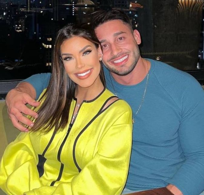 Ivy Moraes e Fernando Borges. Ela foi participante da Casa de Vidro no BBB20, e não chegou nem perto de ganhar. Mas dessa vez, a ex-sister declarou que está com sangue no olho. Ivy Moraes e Fernando Borges. Ela foi participante da Casa de Vidro no BBB20, e não chegou nem perto de ganhar. Mas dessa vez, a ex-sister declarou que está com sangue no olho.