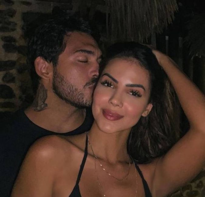 João Hadad e Luana Andrade. Eles estão juntos há dois anos, e têm uma relação bem intensa. O bixo pega! No entanto, eles têm o costume de nunca ir dormir sem resolver os problemas. João já participou do reality De Férias com o Ex. Estamos preparados para tudo que vier, declarou ele. João Hadad e Luana Andrade. Eles estão juntos há dois anos, e têm uma relação bem intensa. O bixo pega! No entanto, eles têm o costume de nunca ir dormir sem resolver os problemas. João já participou do reality De Férias com o Ex. Estamos preparados para tudo que vier, declarou ele.