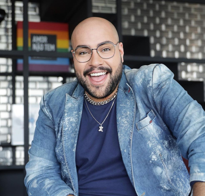 Tiago Abravanel participa do <I>Dia 101</i> do <I>BBB22</I> mesmo após desistência do <I>reality</i>