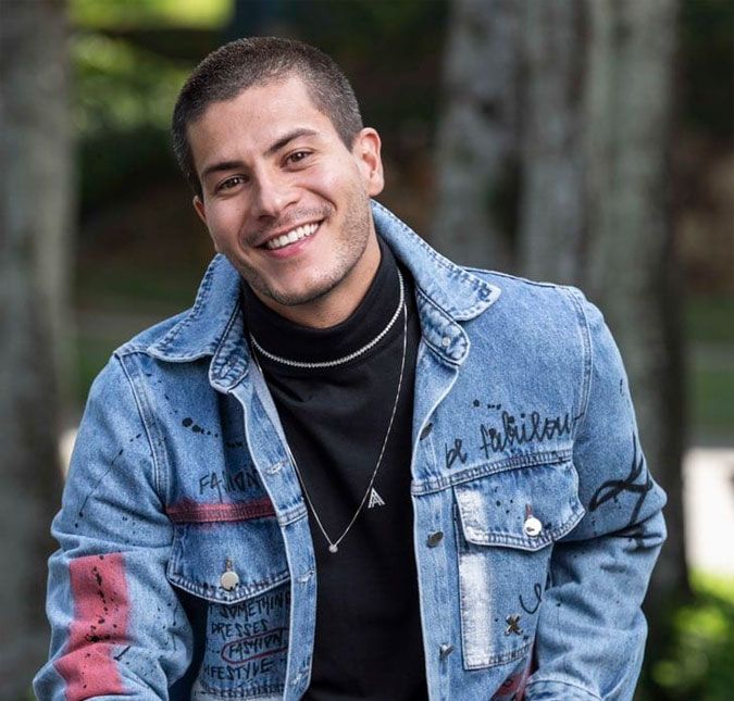 O campeão da edição também falou sobre a relação com a esposa, Maíra Cardi