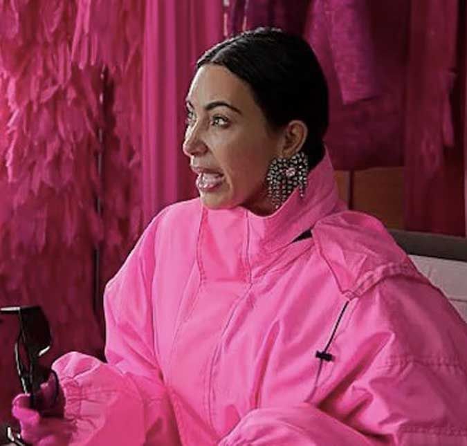 Kim Kardashian se emociona ao saber que Kanye West resgatou as cenas da sua sex tape O momento foi exibido no mais recente episódio de The Kardashians