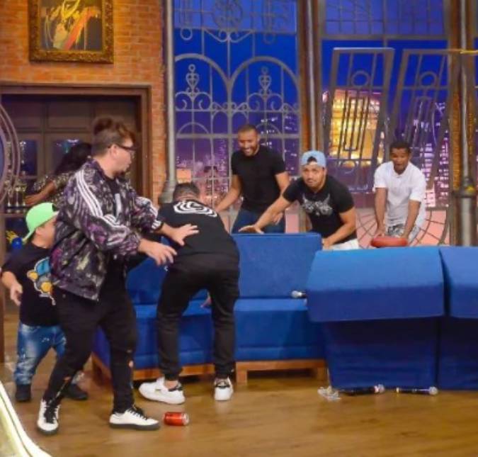 Programa <i>The Noite</i> revela motivo da confusão entre Danilo Gentili e Tirullipa