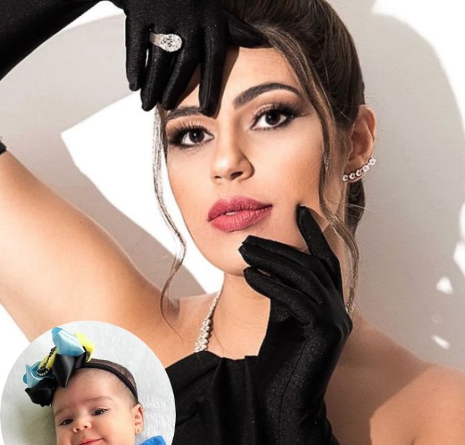 Vivian Amorim postou no dia 28 de abril que a sua filha, Malu, estava comemorando os seus três meses de vida e para deixar a festinha ainda mais animada a mamãe decidiu colocar um tema diferente para jogo. Pois é, a pequena Malu apareceu fantasiada de Dummy, e claro, deixou o coração de todo mundo bem quentinho e cheio de fofura. AAA, temos a Dummy mais linda do mundo aqui em casa e eu posso provar. O BBB terminou, mas o BBBaby tá só começando e hoje celebramos com muita alegria e gratidão os três meses da nossa Big Baby Brasil!!! Vivian Amorim postou no dia 28 de abril que a sua filha, Malu, estava comemorando os seus três meses de vida e para deixar a festinha ainda mais animada a mamãe decidiu colocar um tema diferente para jogo. Pois é, a pequena Malu apareceu fantasiada de Dummy, e claro, deixou o coração de todo mundo bem quentinho e cheio de fofura. AAA, temos a Dummy mais linda do mundo aqui em casa e eu posso provar. O BBB terminou, mas o BBBaby tá só começando e hoje celebramos com muita alegria e gratidão os três meses da nossa Big Baby Brasil!!!