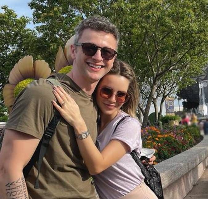 Lucas Lima abre o jogo e conta como está se sentindo após pegar Covid-19: Não foi levinho não O marido da cantora Sandy ainda falou sobre a vida íntima do casal