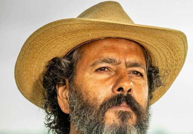 José Leôncio está pensando em sua vida, quando se assusta com a presença de José Lucas. Confira o resumo dos capítulos de <i>Pantanal</i>