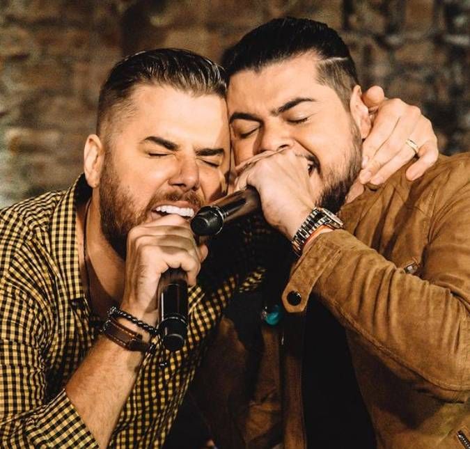 Zé Neto abre o coração e fala sobre depressão após morte de Marília Mendonça e pane em avião: Começamos a fazer tratamento Ele e a sua dupla, Cristiano, tiveram uma longa conversa com Leo Dias