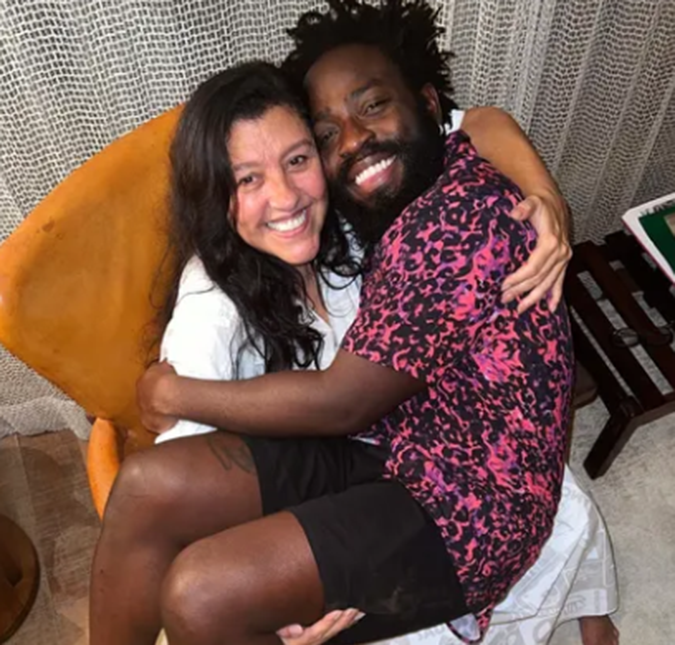 Regina Casé posa com Douglas Silva e diz: <i>Verdadeiro campeão</i>