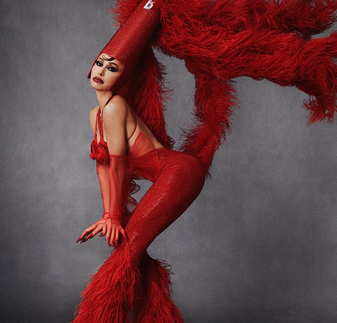 O Baile da Vogue já faz parte oficialmente do #CarnavaldaSabrina. São 12 anos juntos. Eu adoro ousar, pensar em algo diferente.