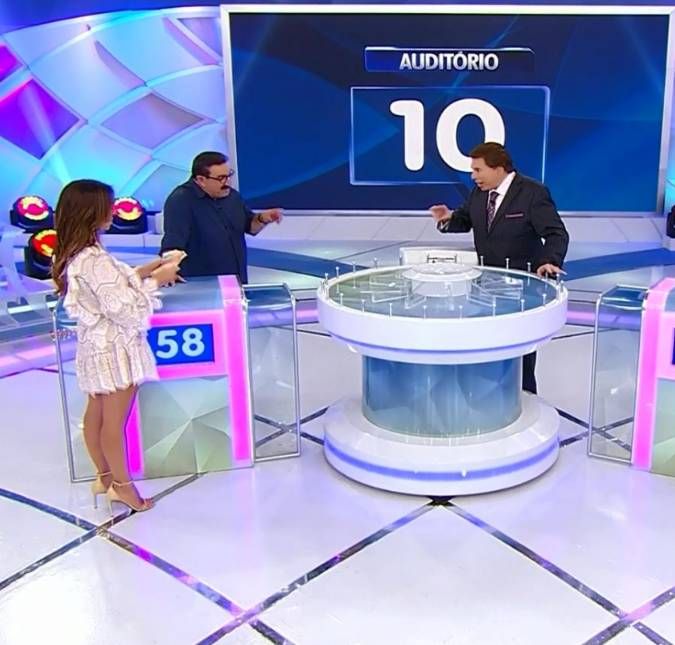 Durante o programa, o apresentador disputou o Jogo das três pistas com Ratinho