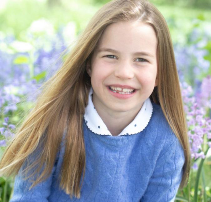 A pequena que estava comemorando os seus sete anos de idade está na fase de perder os dentinhos de leite