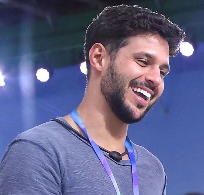 Em reabilitação intensiva, Rodrigo Mussi agradece carinho recebido: Muito grato por tanto O ex BBB pediu para que a família agradecesse por tudo