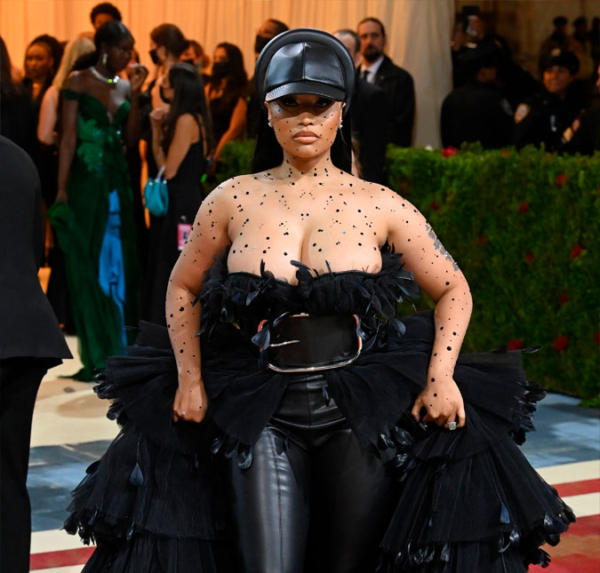 Nicki Minaj manda recado para jornalista que vazou sua presença no <i>Met Gala 2022: - Te dar um sacode</i>