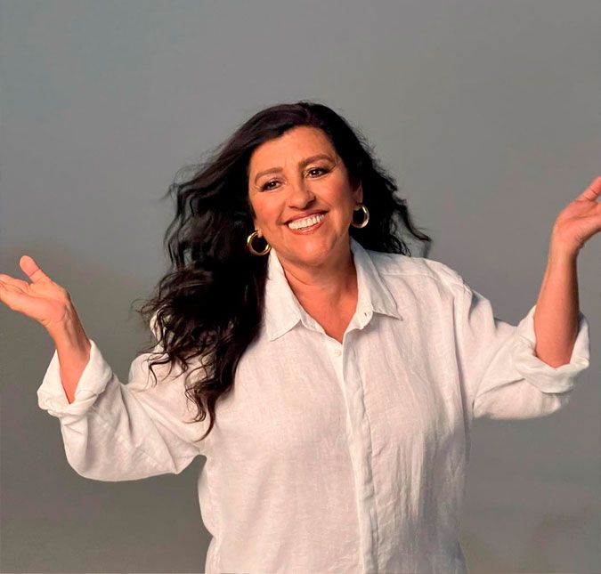 Regina Casé deixou todo o seu apoio a Thales Bretas: Amigo, conte sempre com nosso amor para construir esse futuro!. Já nos comentários da publicação de Déa Lúcia, ela escreveu: Amiga querida, conte comigo para encontrar oásis de alegria no meio desse deserto de saudade.