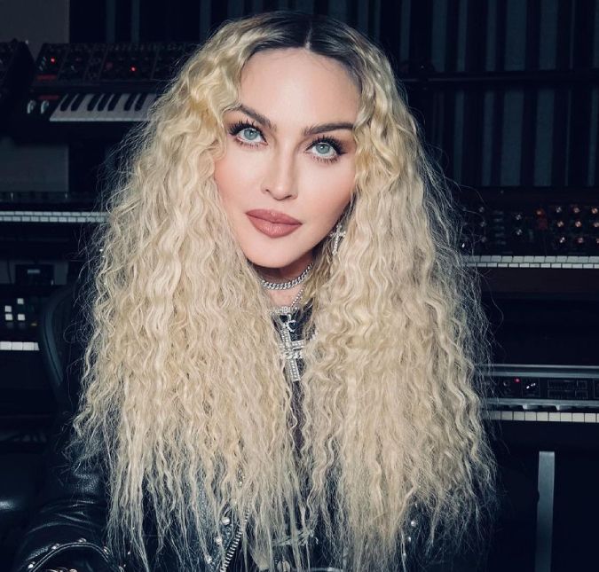 Madonna surpreende ao pedir encontro com Papa Francisco e dispara: Já fui excomungada três vezes A cantora ainda afirmou que gostaria de discutir alguns assuntos com a Vossa Santidade