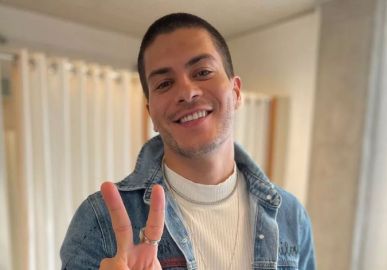 Arthur Aguiar faz festa para equipe que cuidou das redes sociais durante <I>BBB22</i>