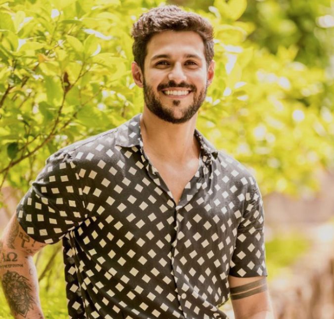 O irmão do ex BBB foi quem deu a notícia e revelou que o bonitão sente a falta dos fãs