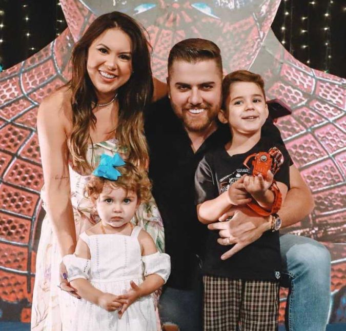 Mãe da Angelina e do José Filho, Natália Toscano contou com exclusividade que irá passar o Dia das Mães agarradinha com os herdeiros: Sem dúvidas depois da maternidade me tornei uma mulher mais forte e segura. Agradeço muito a Deus todos os dias por ter me dado esses dois presentes que são tudo em minha vida. Vou passar o Dia das Mães grudadinha com meus pequenos, é muito amor, disse ela.