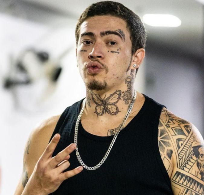 O comediante postou um chaveiro com a foto da mãozinha de João Miguel