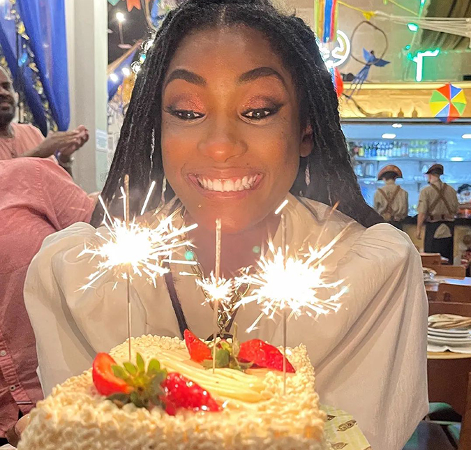Erika Januza comemora aniversário com reflexão: <i>Poder celebrar a vida já é por si só motivo para agradecer</i>